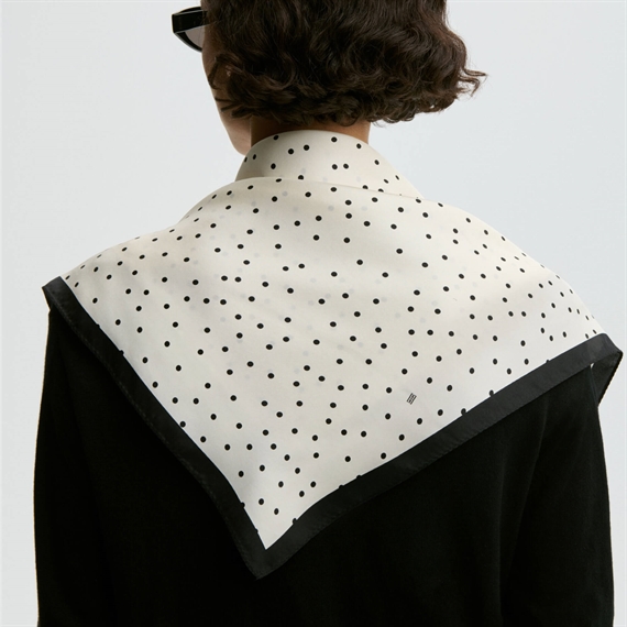 By Malene Birger Poula Tørklæde, Sort